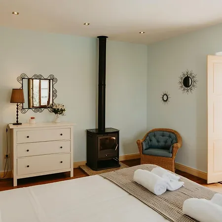 Casa Do Sorrio - Slow Down, Live Now