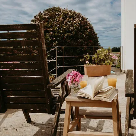 Casa Do Sorrio - Slow Down, Live Now *