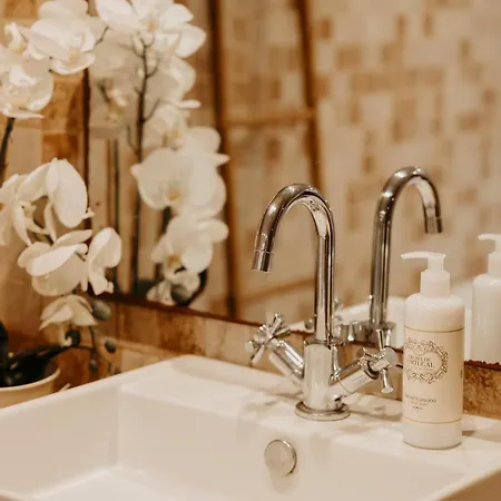 Casa Do Sorrio - Slow Down, Live Now - Uchill