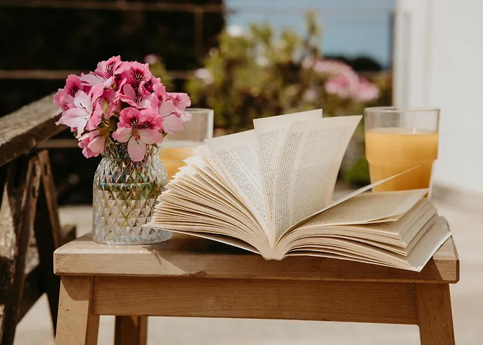 Casa Do Sorrio - Slow Down, Live Now